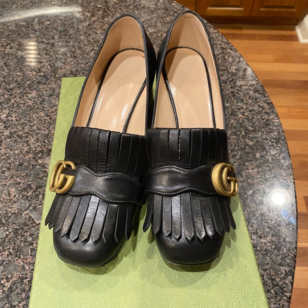 Gucci leather marmont pumps in size 7.5